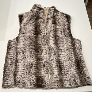 Faux fur vest size small